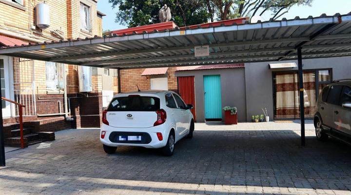 Cozy Haven in the Capital City