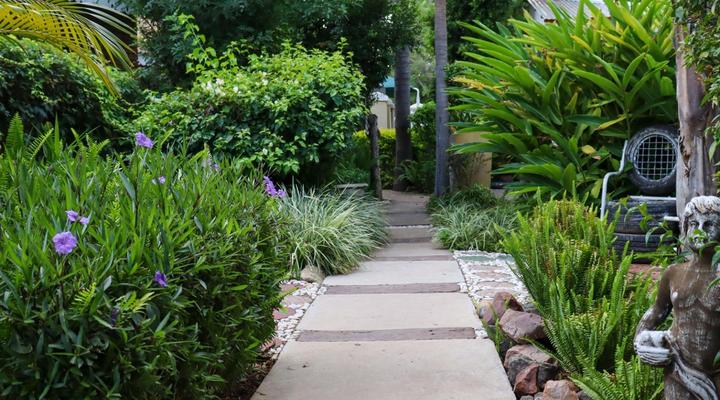 Golden Lantern Guest Lodge