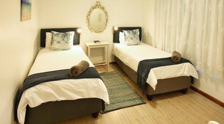 Sa-Ais, Langebaan, 6-sleeper