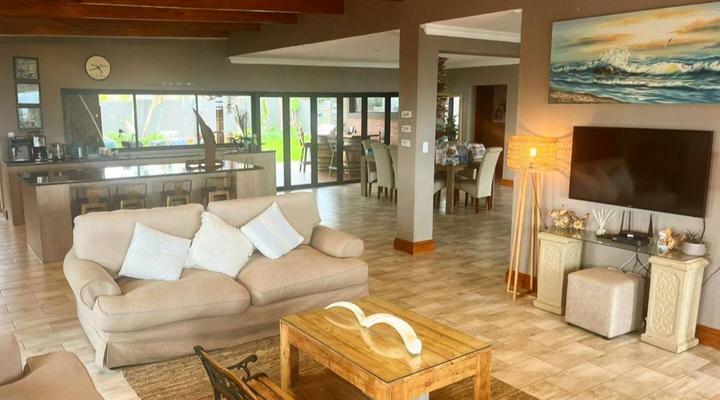 Oppi See Beach House