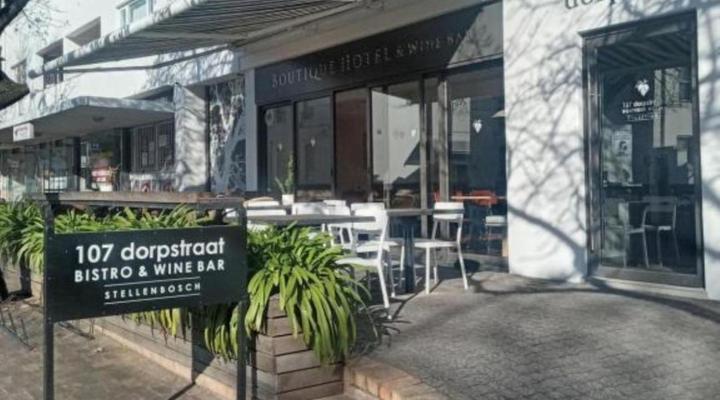 107 Dorpstraat Boutique Hotel