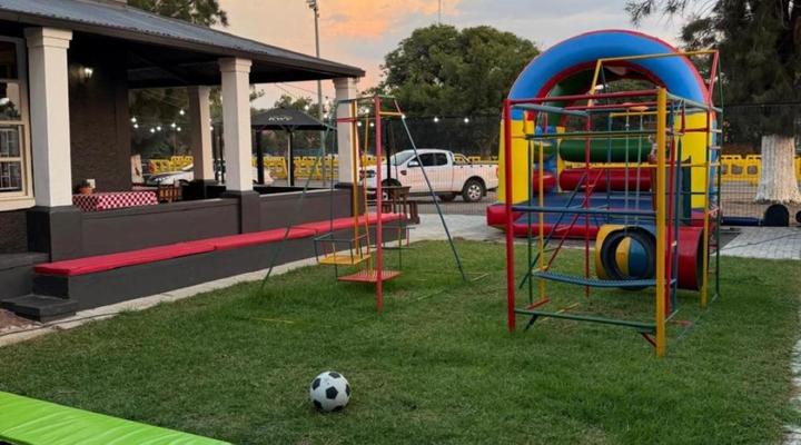 WhyNot Restaurant & Guest Lodge