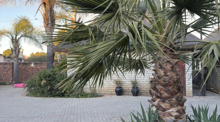 WhyNot Restaurant & Guest Lodge