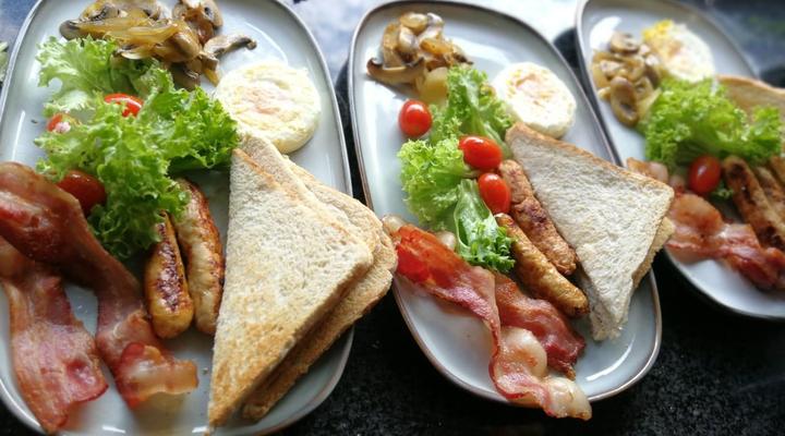 Royal Highness Lux Guesthouse