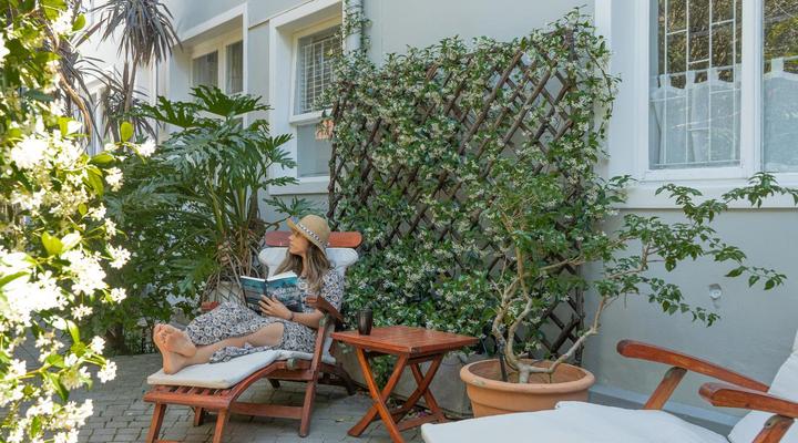 Barry Hall Apartments