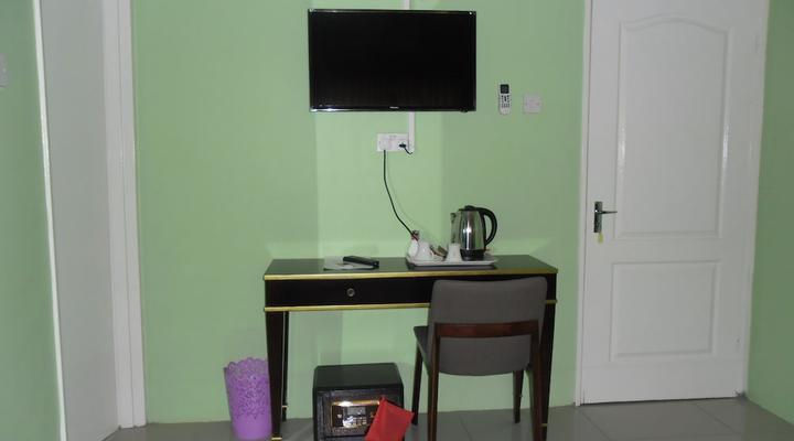 Gill Sleepover Hotel