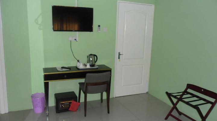 Gill Sleepover Hotel