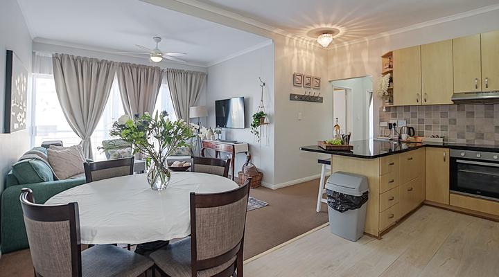 Boutique Apartment Bloubergstrand Beachfront