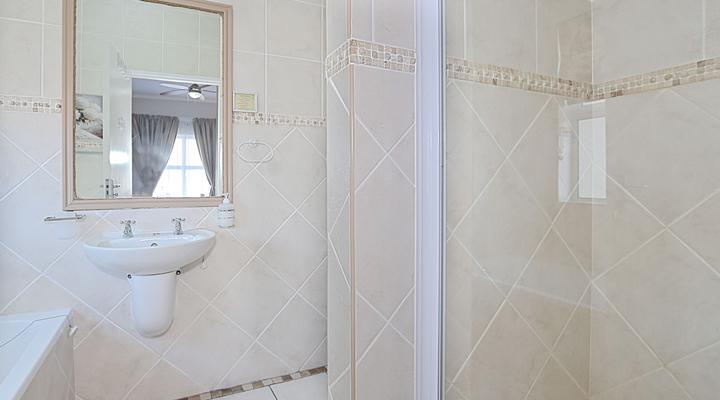 Boutique Apartment Bloubergstrand Beachfront