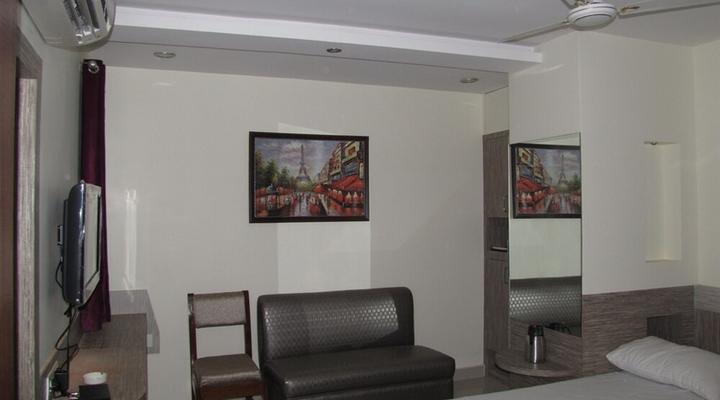 Airport Hotel Mayank Residency
