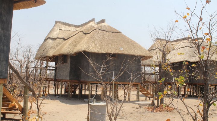 Dzibanana Lodge & Camping