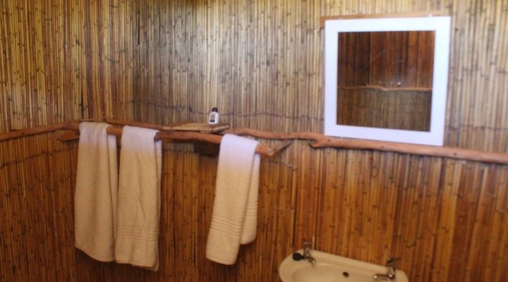 Dzibanana Lodge & Camping