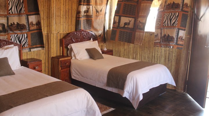 Dzibanana Lodge & Camping