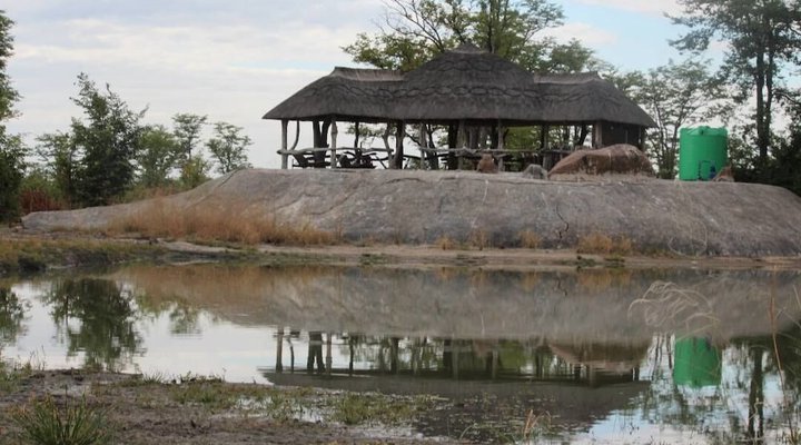 Dzibanana Lodge & Camping