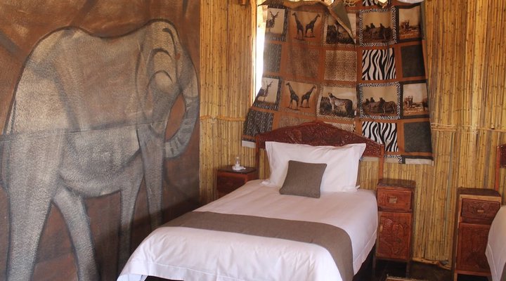 Dzibanana Lodge & Camping