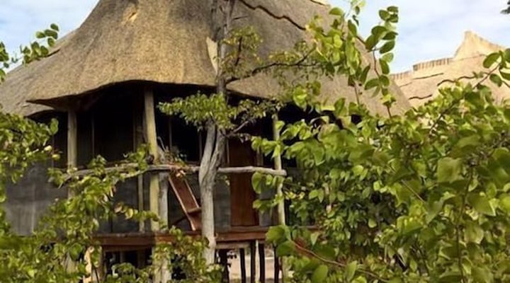 Dzibanana Lodge & Camping