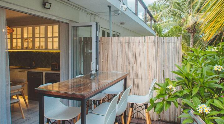 Sea Front Beach House with Rental Car Included