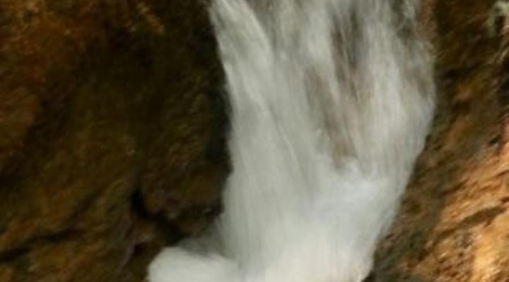 Red Cliff Lodge – Off-Grid Self Catering Eco Retreat