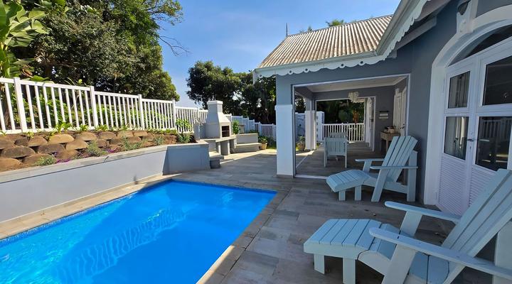 Rose Cottage in Caribbean Estate