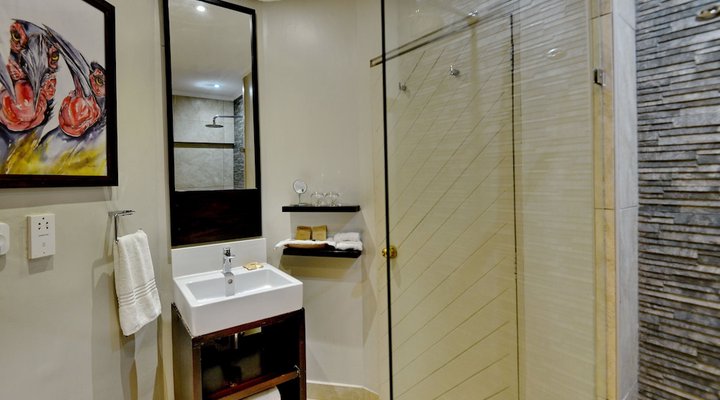 Victoria Falls Safari Lodge