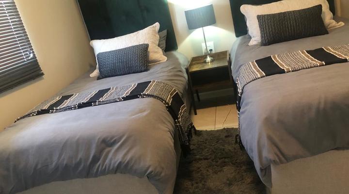 Millennial Arch @ 27 (4 Sleeper)