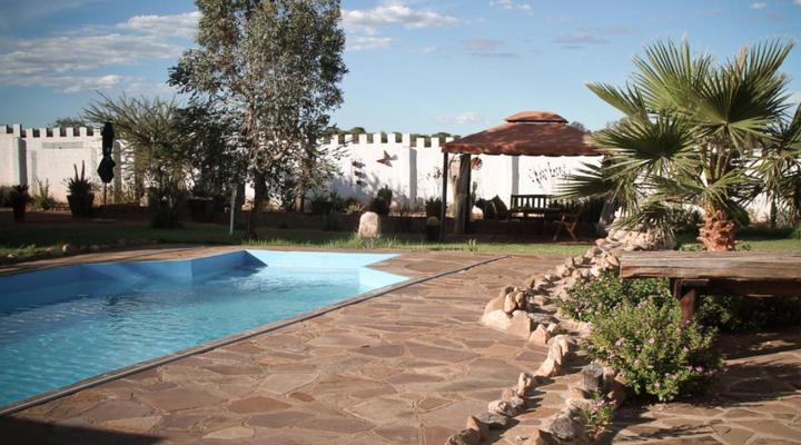 Sweet Thorn Retreat Airport Lodge