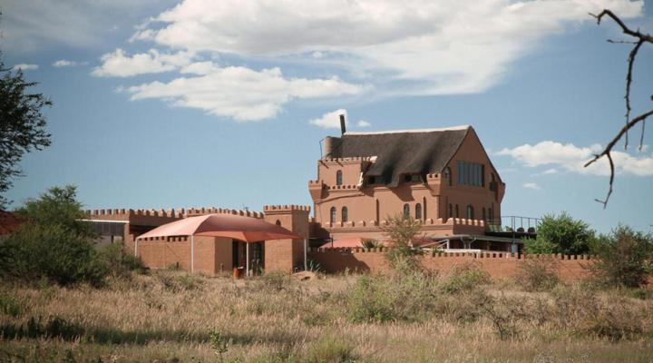 Sweet Thorn Retreat Airport Lodge