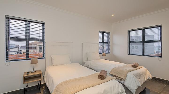 Dalton's, Langebaan, 10-sleeper