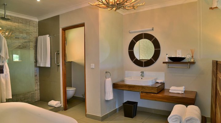 Victoria Falls Safari Club