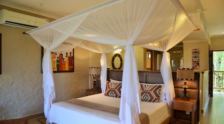Victoria Falls Safari Club