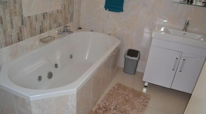 Ebuhleni Guest Lodge