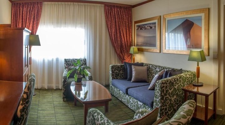 Peermont Metcourt Inn at The Grand Palm Resort