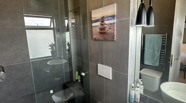 Sunset Links Golf Estate home, walk to beach