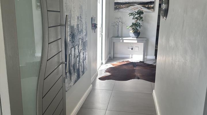 Sunset Links Golf Estate home, walk to beach