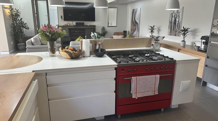 Sunset Links Golf Estate home, walk to beach