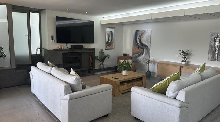 Sunset Links Golf Estate home, walk to beach