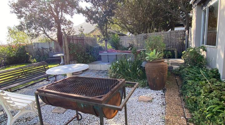 Pik 'n Wyntjie with Wood -Fired Hot Tub