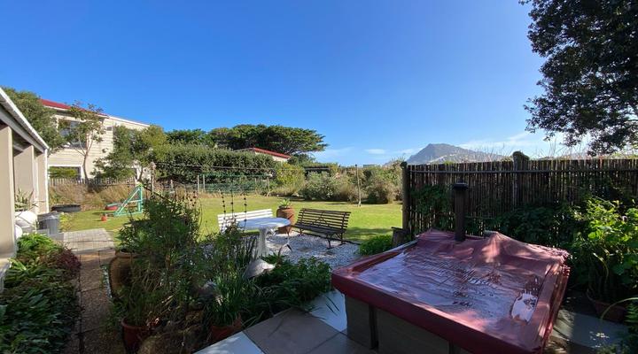 Pik 'n Wyntjie with Wood -Fired Hot Tub