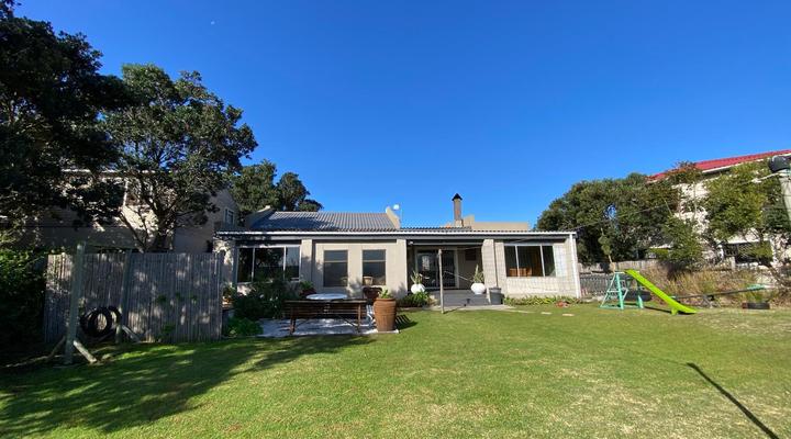 Pik 'n Wyntjie with Wood -Fired Hot Tub