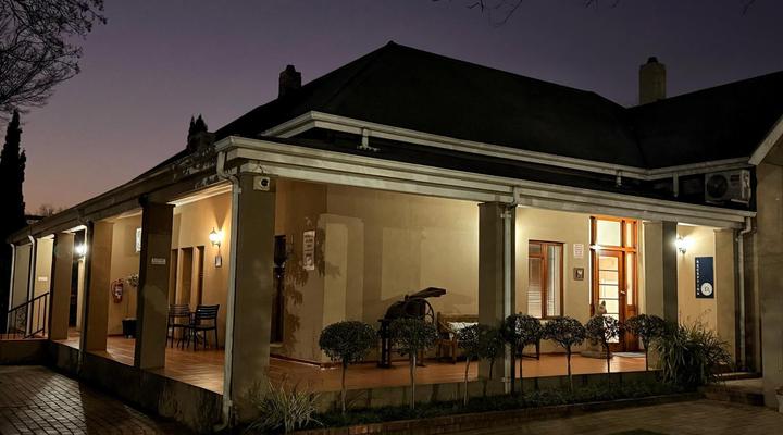 Del Roza Guest House