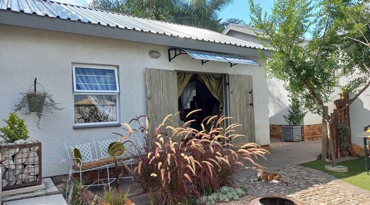 Crossley Vintage Cottage