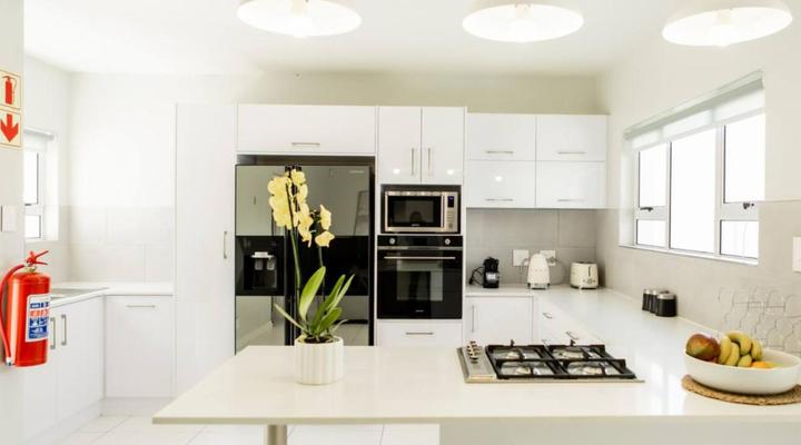 175 A on Uniab Close