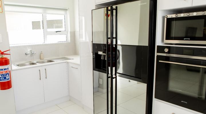 175 A on Uniab Close