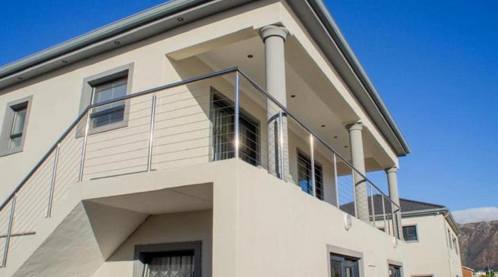 Bokwe Guesthouse - Gordons Bay