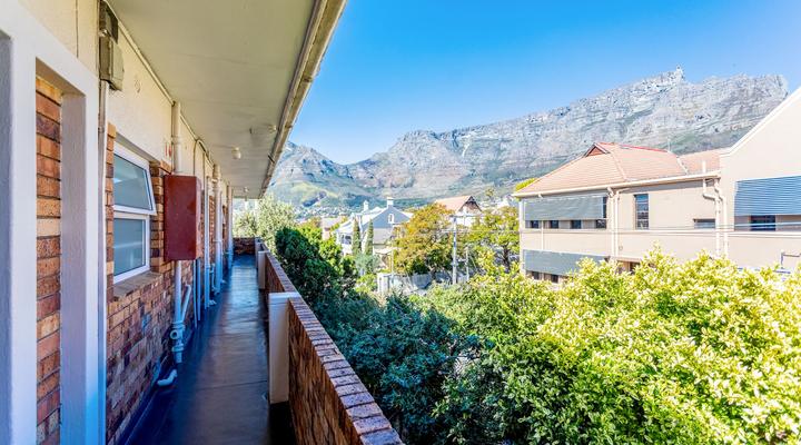 Granada Court 309 by CTHA