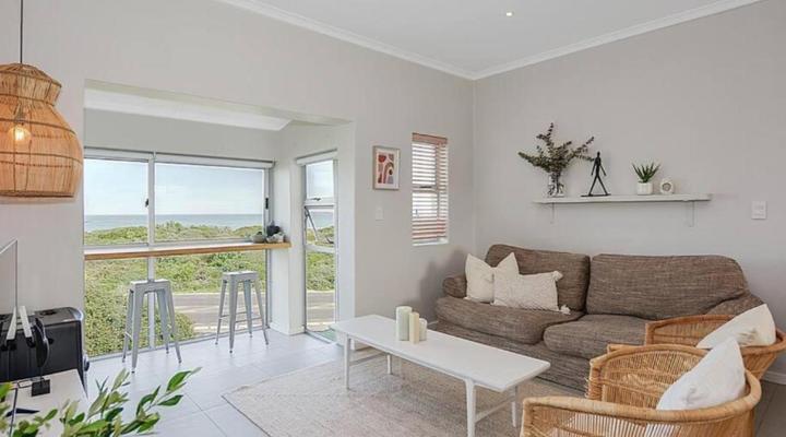 Big Bay Beach Club 208