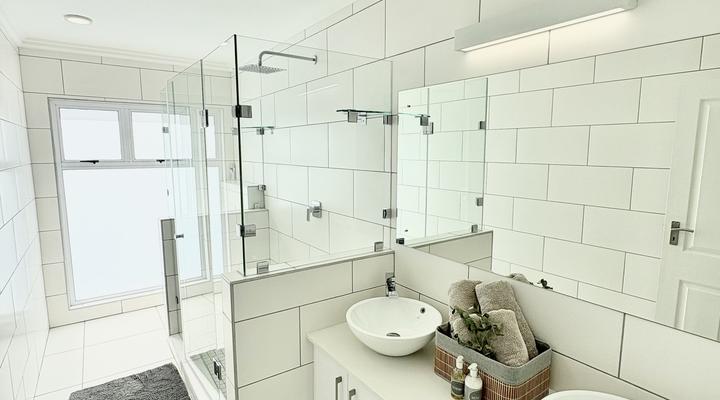 175 A on Uniab Close