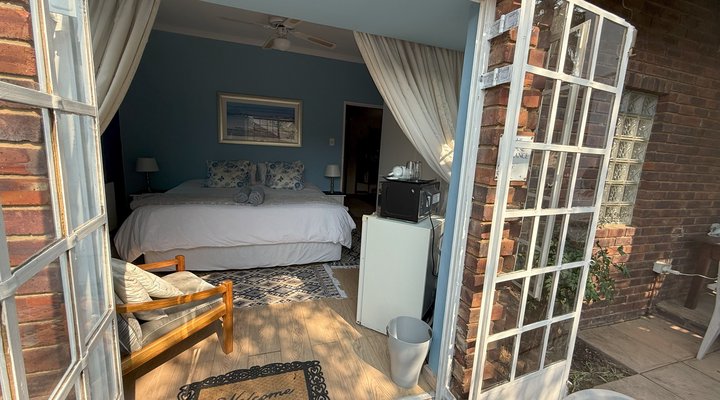 Aqua View Riverside Guest House