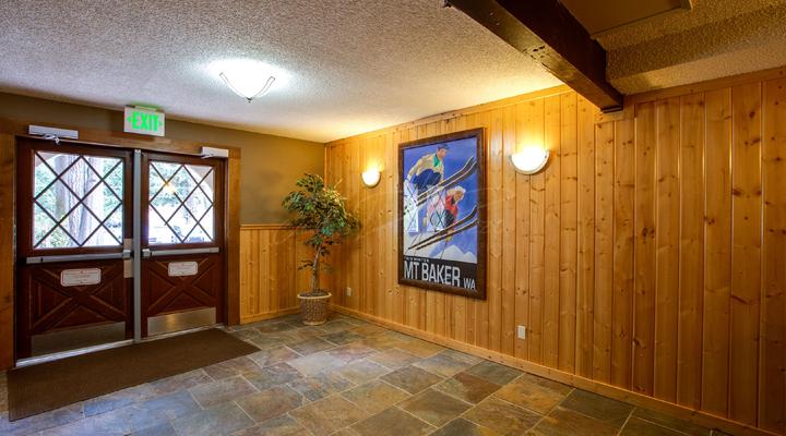 #37 Snowline Lodge Condo