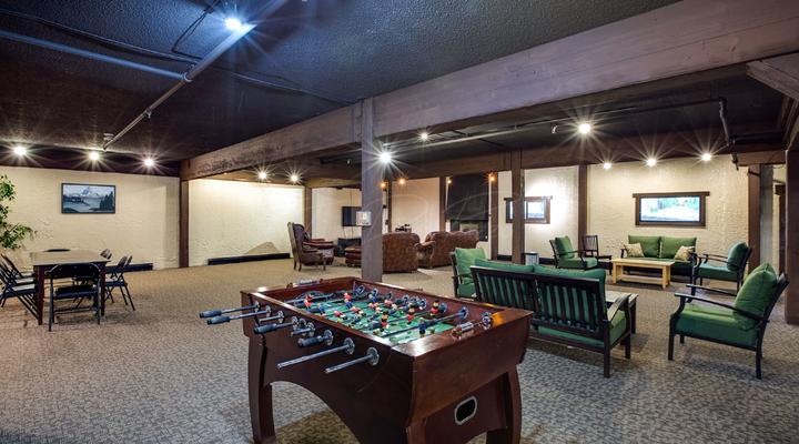#37 Snowline Lodge Condo